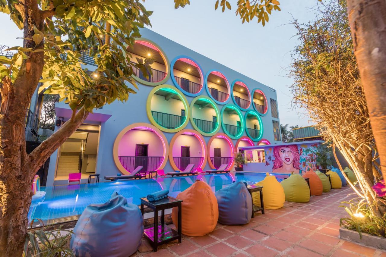 White Rabbit Hostel Ciudad de Siem Riep Exterior foto