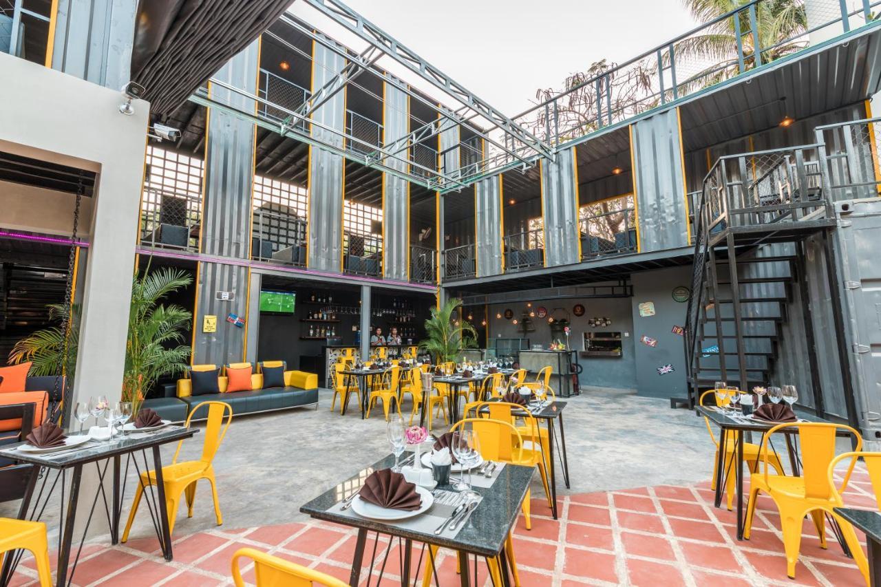 White Rabbit Hostel Ciudad de Siem Riep Exterior foto