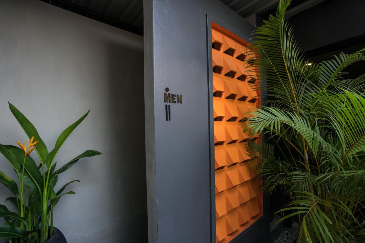 White Rabbit Hostel Ciudad de Siem Riep Exterior foto